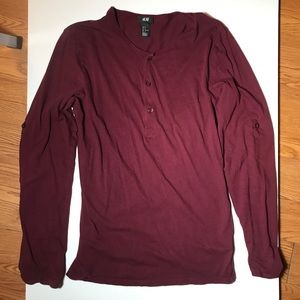 H&M maroon long sleeve henley shirt